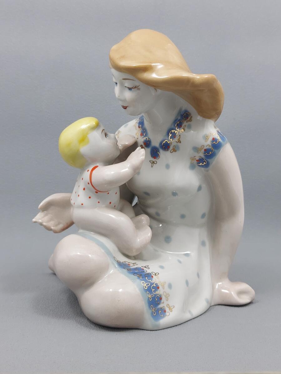 Figurka kobiety z dzieckiem - porcelana Połonne (2)