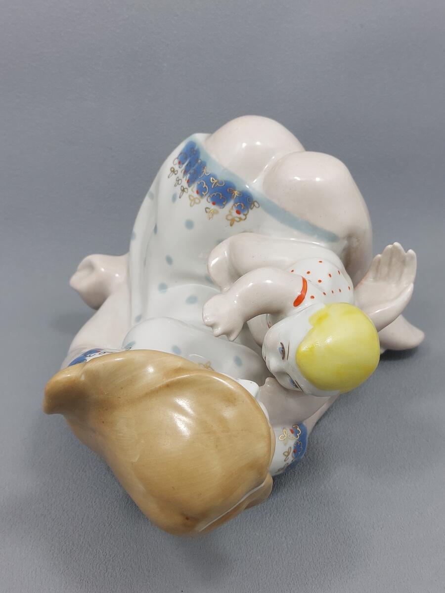 Figurka kobiety z dzieckiem - porcelana Połonne (6)