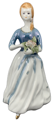 Piękna figurka kobieta w sukni - porcelana