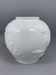 Śnieżnobiały wazon KPM - porcelana (3)