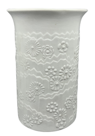 Śnieżnobiały wazon - porcelana