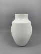 Śnieżnobiały wazon - porcelana (3)
